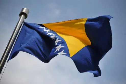 TRAVNIK / U vrijeme državnih praznika istaknuti državnu zastavu