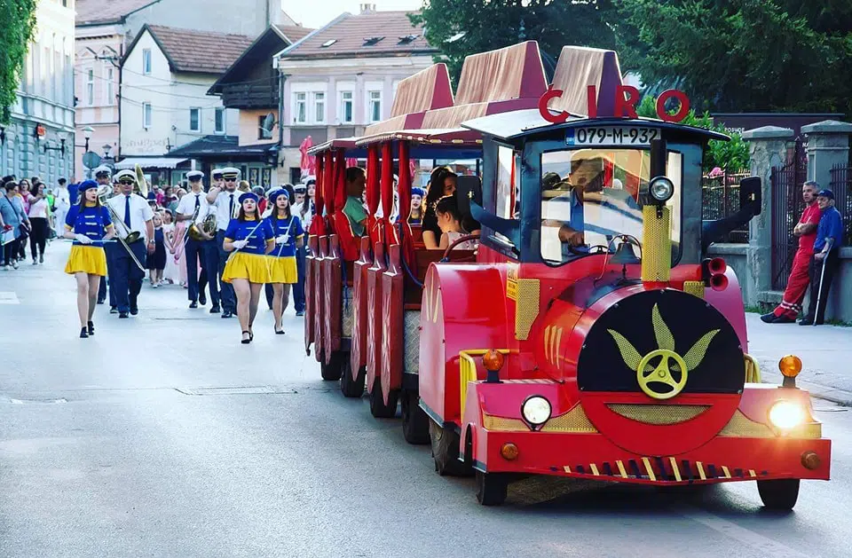 Sutra besplatna vožnja turističkim vozom “Ćiro”