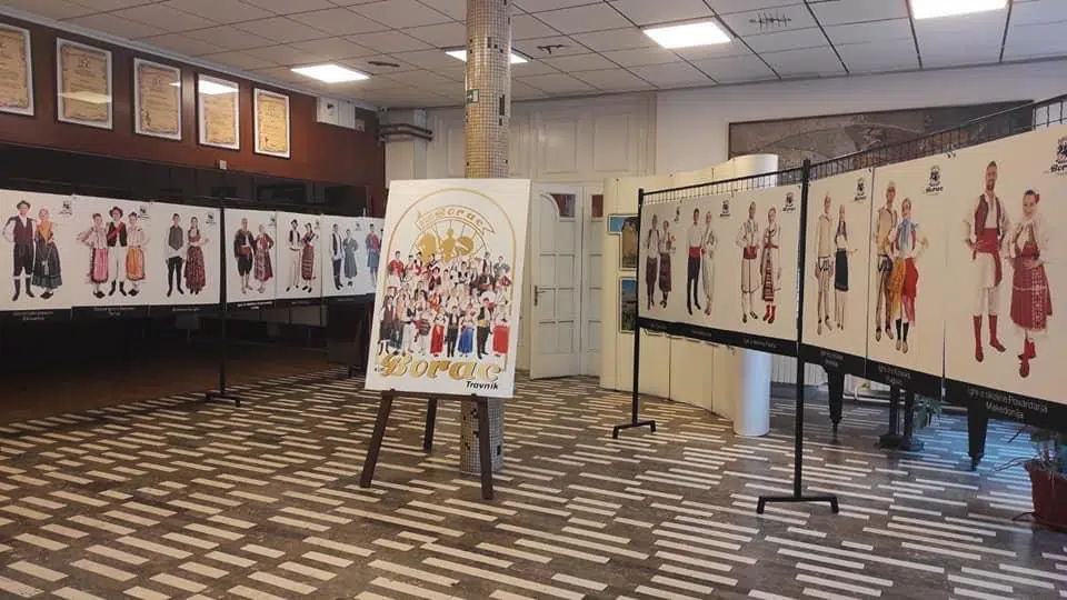 (FOTO) Otvorena izložba KUD Borac Travnik