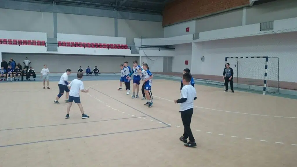 Sportsko druženje mladih rukometaša u Travniku (FOTO)
