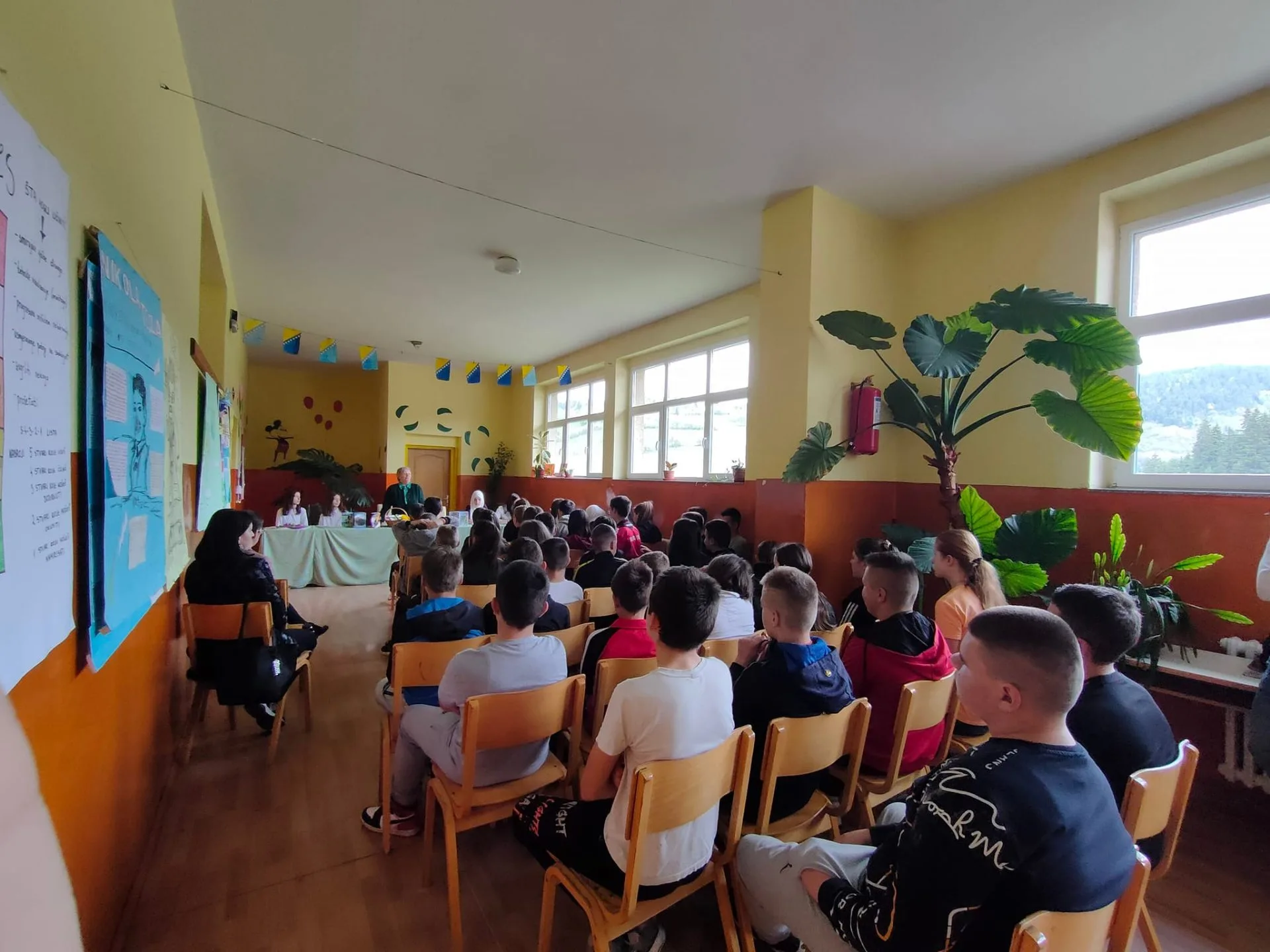(FOTO) Rabija Mameledžija posjetila OŠ “Vitovlje”