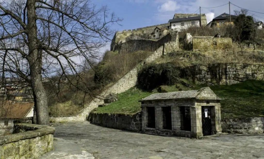 katakombe jajce