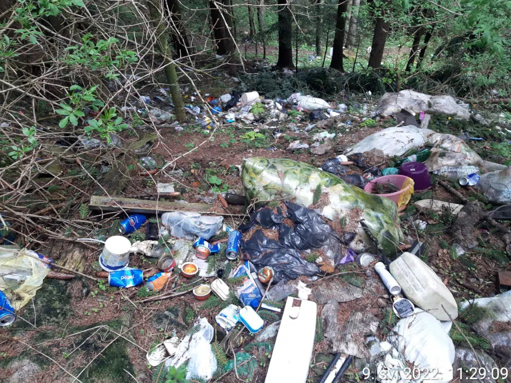 (FOTO) Veliki broj divljih deponija na području svih mjesnih zajednica u Travniku