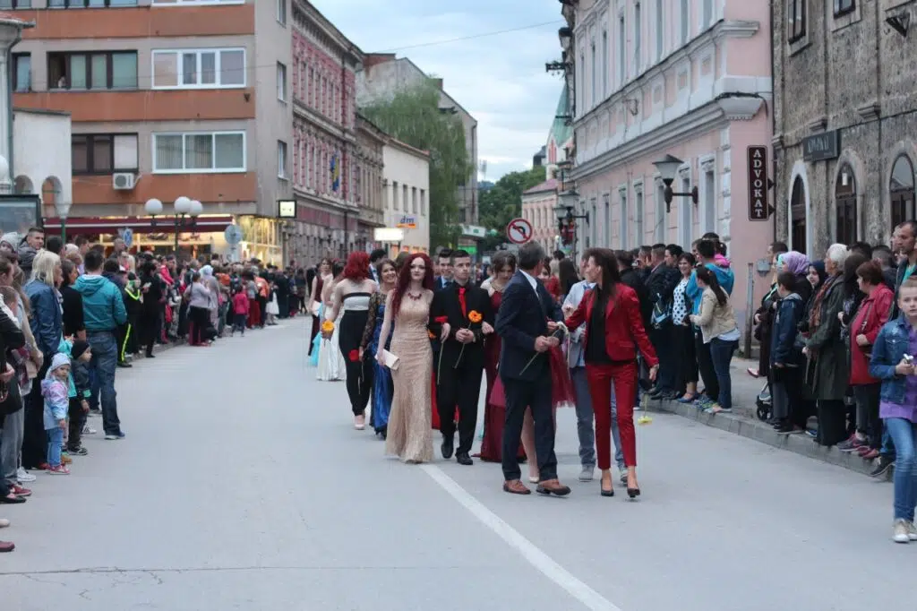 Večeras matura učenika Mješovite srednje ekonomsko-ugostiteljske škole Travnik