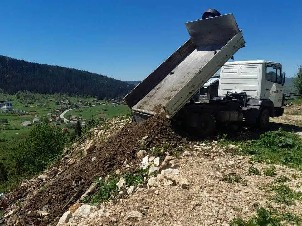 U toku postupci na saniranju divljih deponija u devet mjesnih zajednica u Travniku