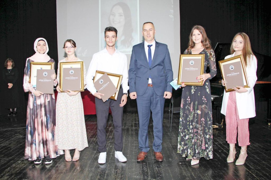 generacija 2021/2022: svečana dodjela diploma maturantima msš travnik