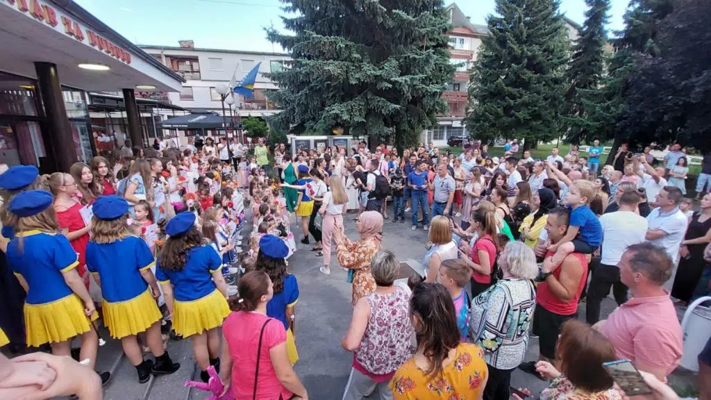 Održan tradicionalni Dječiji bal u Travniku (FOTO) dječiji bal