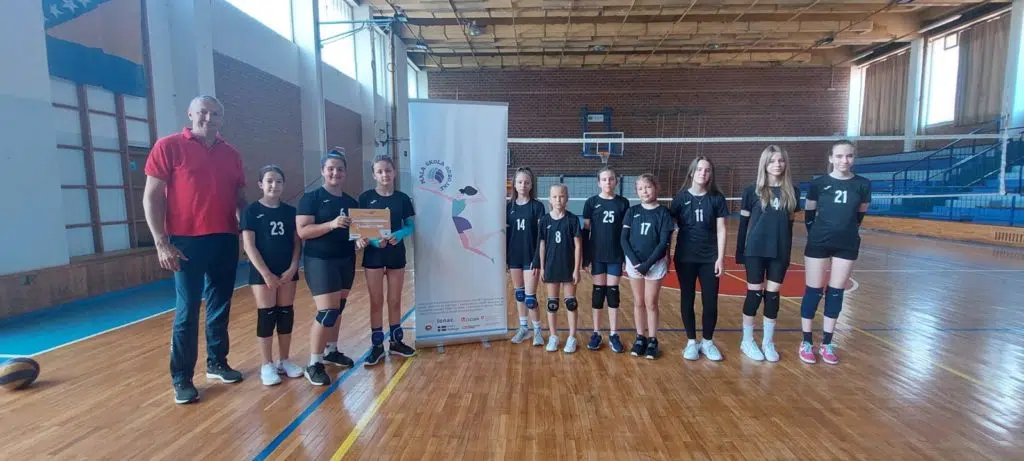 (FOTO) U Travniku uspješno realizovan projekat “Mala škola odbojke”
