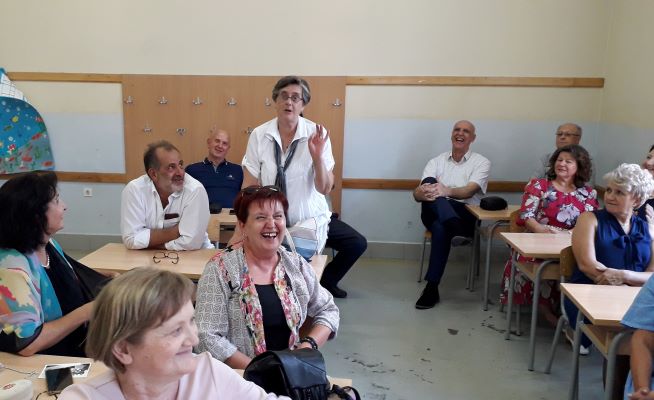 (foto) stota generacija klasične gimnazije travnik obilježila 40 godina mature