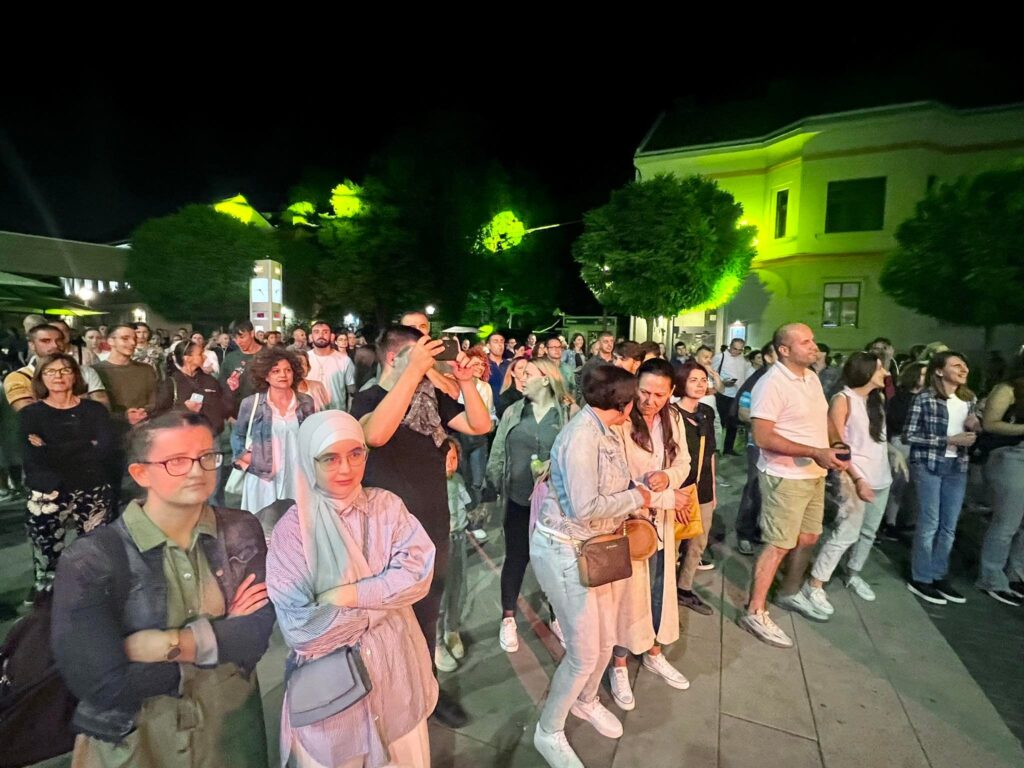 (foto) osmočlani bend "šuma čovjek" oduševio publiku u travniku