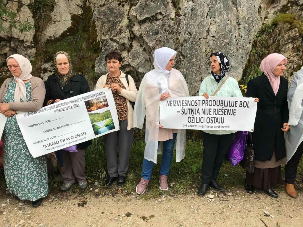 godišnjica ubistva više od 200 logoraša na korićanskim stijenama (foto)