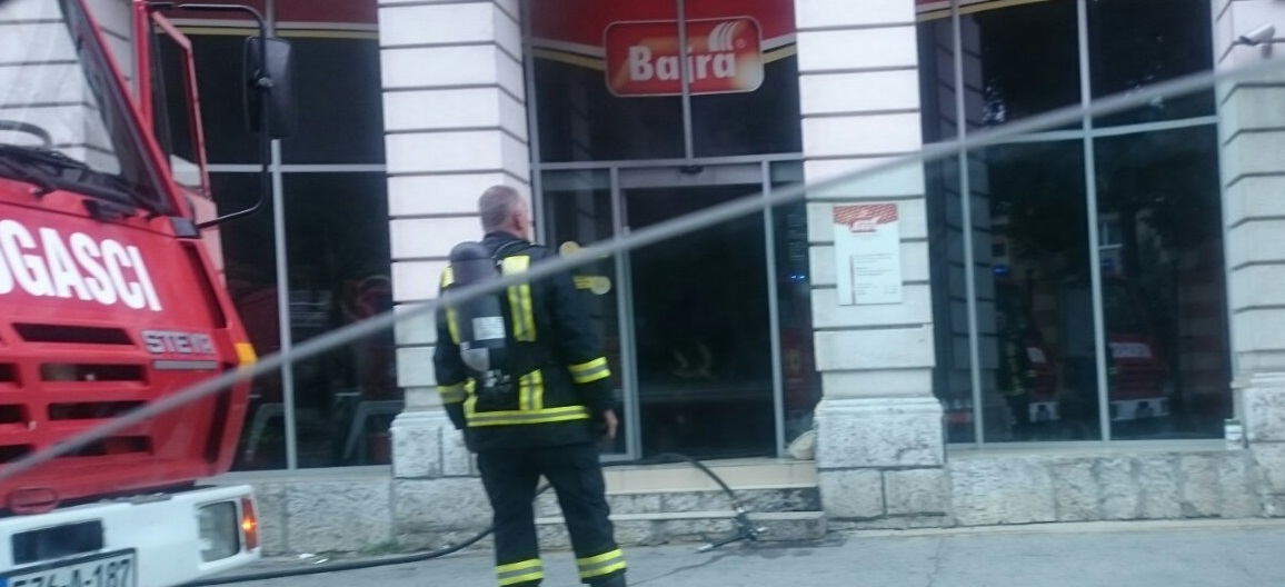 Požar u mesnici Bajra u Travniku (FOTO)