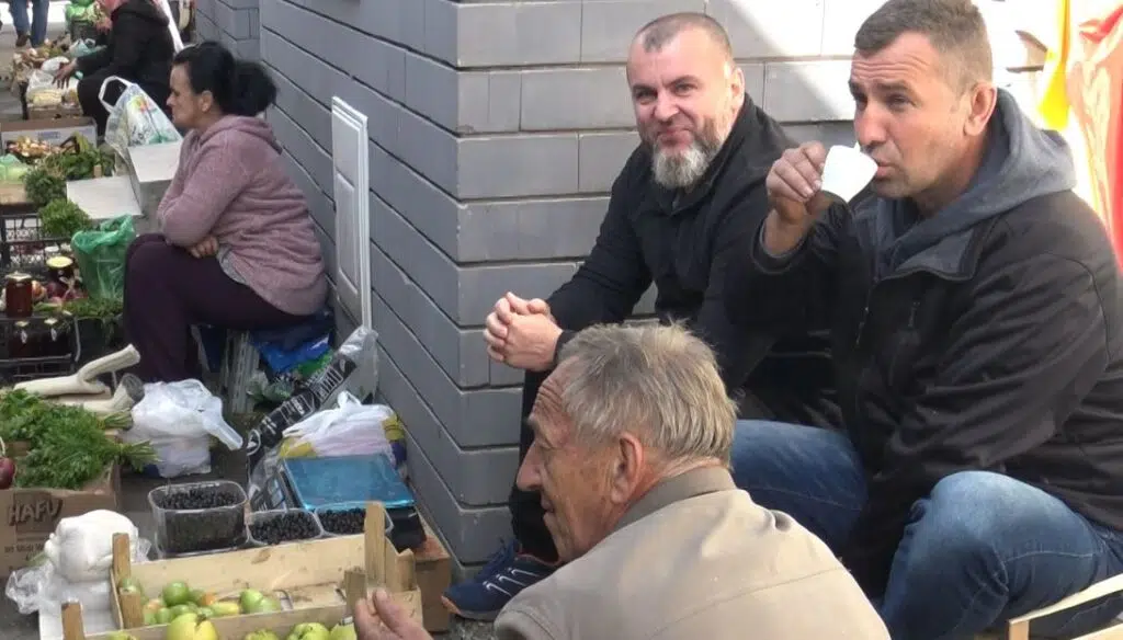 (FOTO) Travničani uveliko spremaju zimnicu