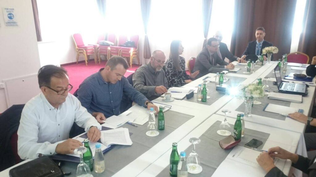 (foto) u travniku održan sastanak o pitanjima borbe protiv korupcije