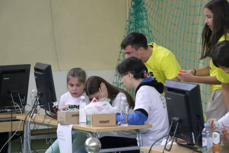 održan 2. kids hack day u travniku