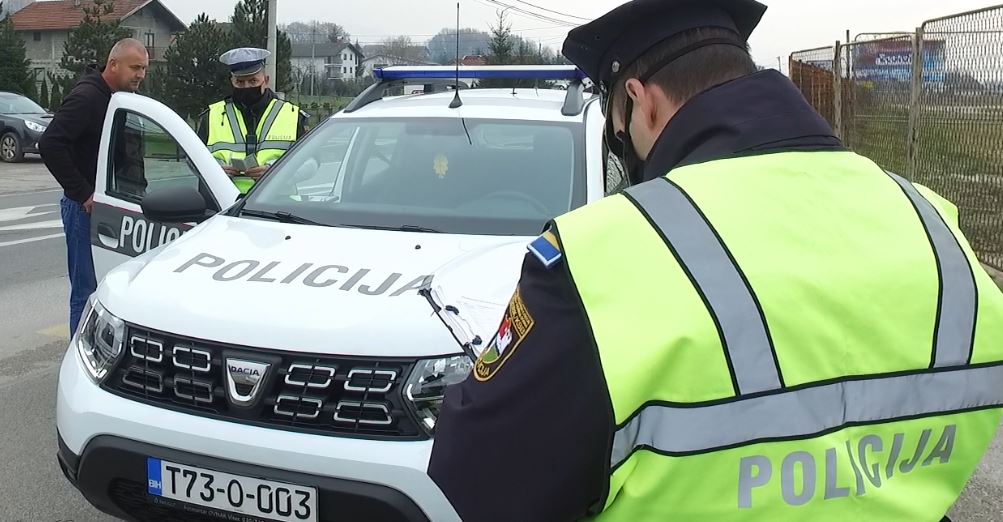 Od danas obavezna zimska oprema, policija u Travniku na pet lokacija...