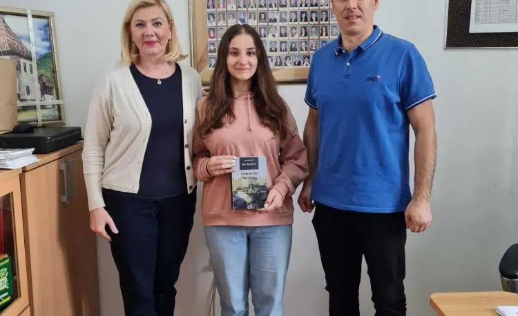 (FOTO) Nejra Kajmak – nenadmašni talent u literarnom stvaralaštvu