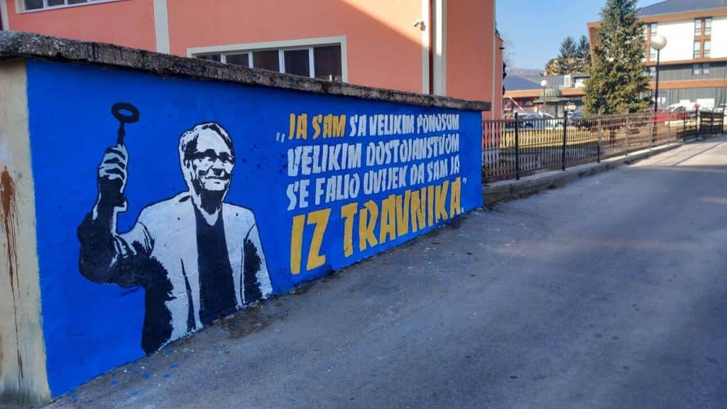 ćiro uz legendarnu izjavu dobio mural u travniku