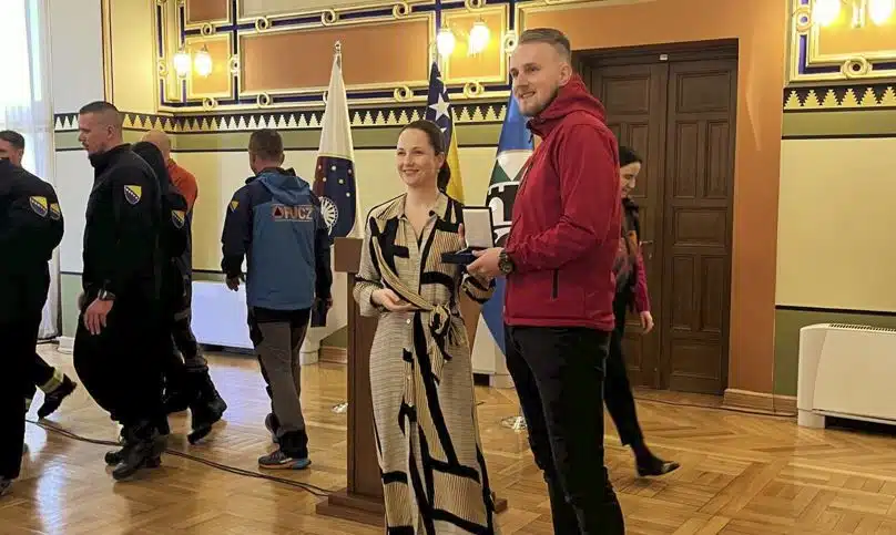 (FOTO) Travničanin dobitnik Zlatnika grada Sarajeva / Samid sa kolegama iz GSS Zenica boravio u Hatayu…