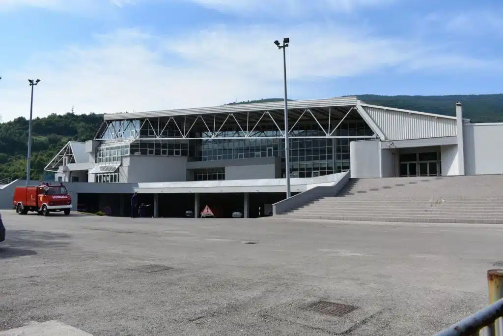 U Travniku otvoren sabirni centar za prikupljanje pomoći žrtvama zemljotresa