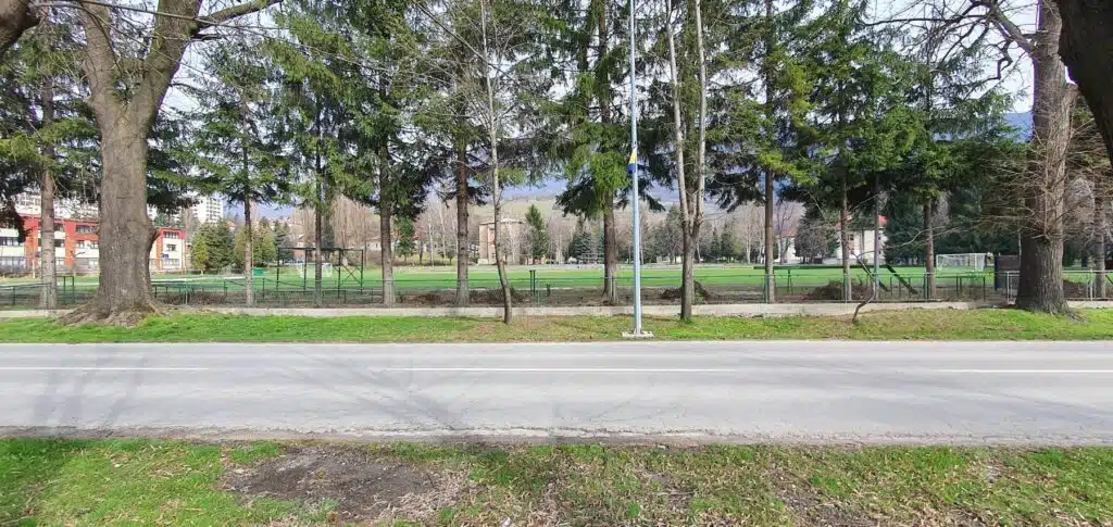 U toku radovi na uređenju sportskih terena u Kasarni Travnik