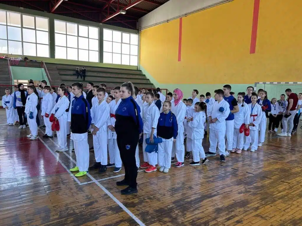 Karate klub “Vezir” okupio preko 200 učesnika u klupskom takmičenju
