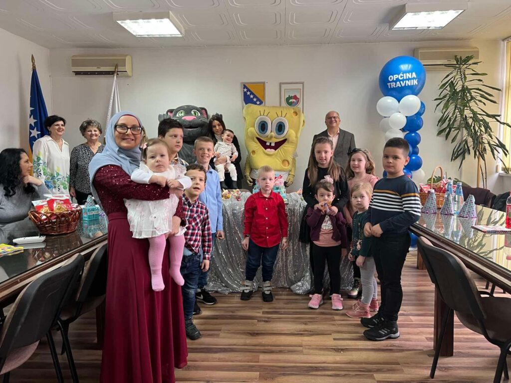 (foto/video) djeca rođena na dan općine travnik danas proslavila rođendan
