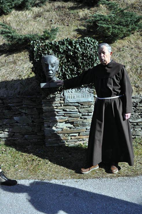 razgledanje skulptura ive andrića u travniku