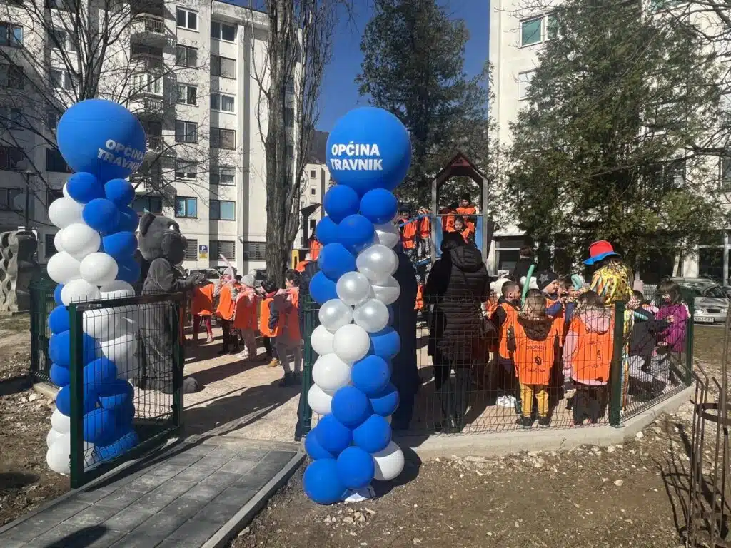 Mališani u Travniku dobili još jedno igralište