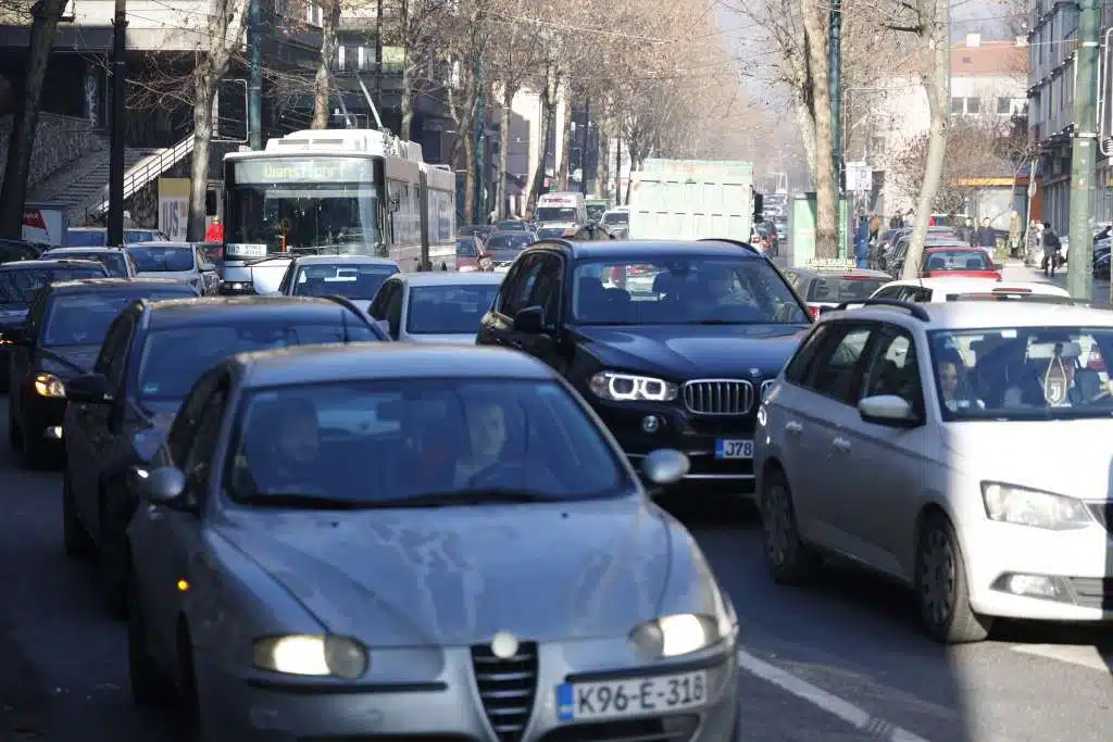 Vozači oprez, duge kolone vozila na području Viteza