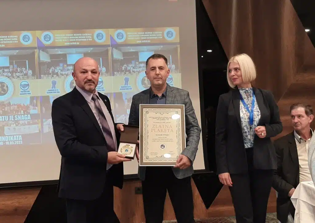 (FOTO) Dan sindikata uprave FBiH: Zlatna plaketa za Samira Pinju