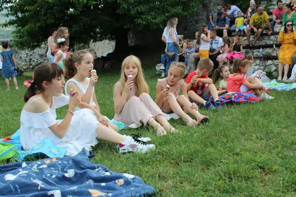 Helen Doron English Travnik/ U nedjelju tradicionalni Family Day