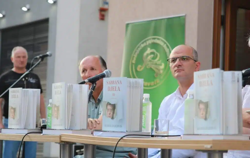 TRAVNIK: U OKVIRU “DANA AJVATOVICE” PREDSTAVLJENA SABRANA DJELA MAHMUDA DERVIŠA