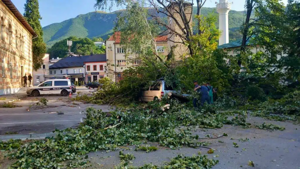 (VIDEO) Šteta nakon nevremena u Travniku oko 400.000,00 KM