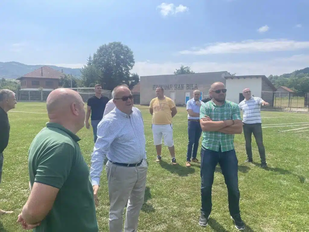 (FOTO) Dautović posjetio Han Bilu / Mjesna zajednica uskoro bogatija za Dobrovoljno vatrogasno društvo