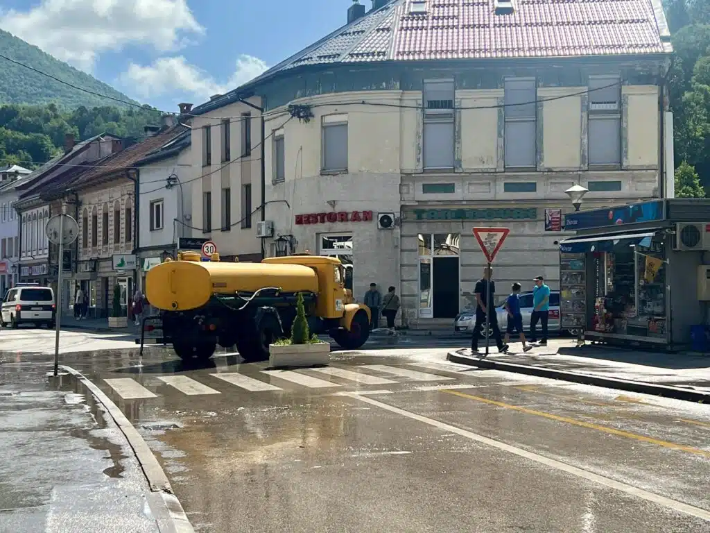 POZIV ZA GRAĐANE / Očistimo i uredimo naš Travnik zajedno za vikend