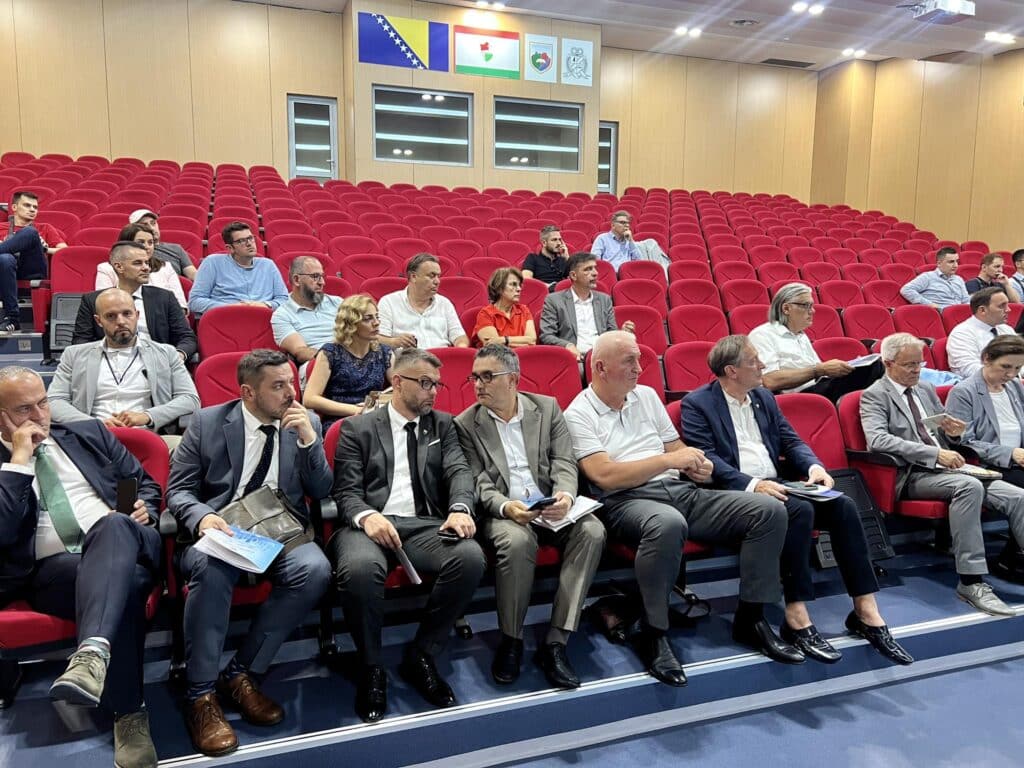 u travniku uz brojne važne zvanice održan poslovni forum travničke dijaspore