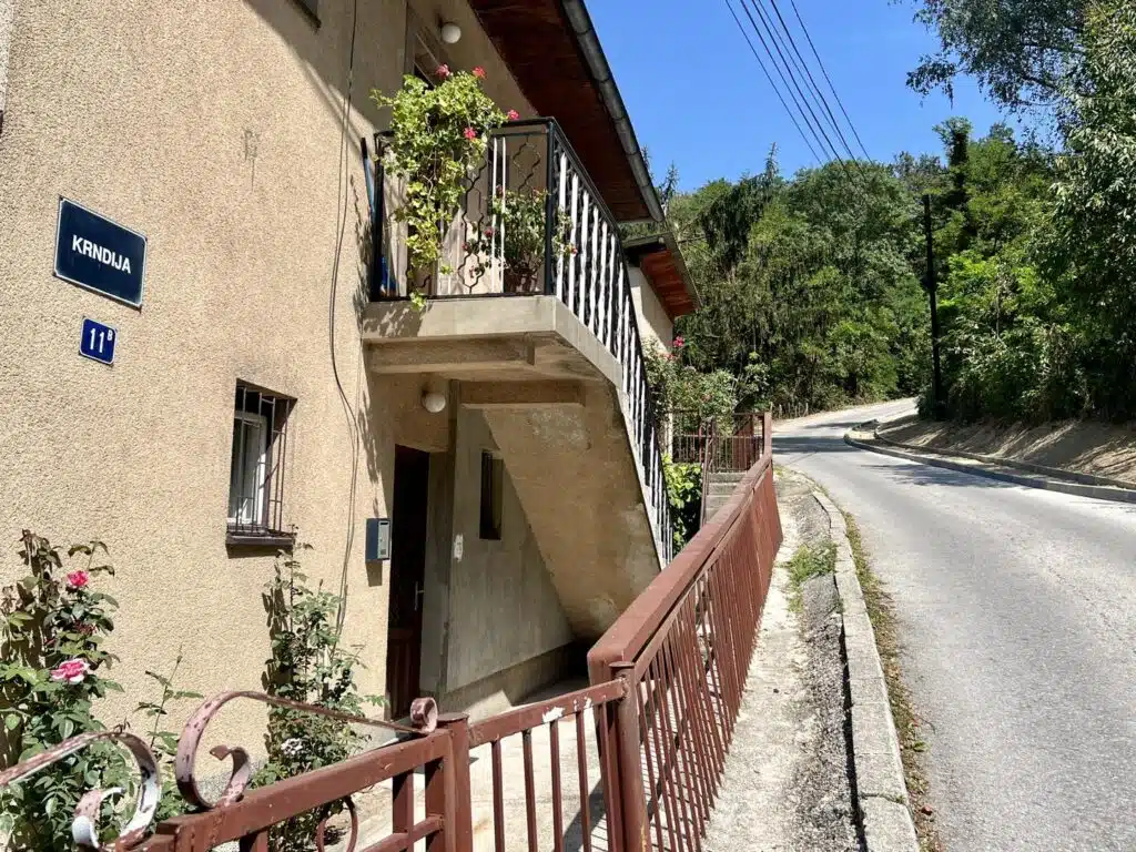 Počeli intenzivni radovi na putnoj dionici prema ulici Krndija