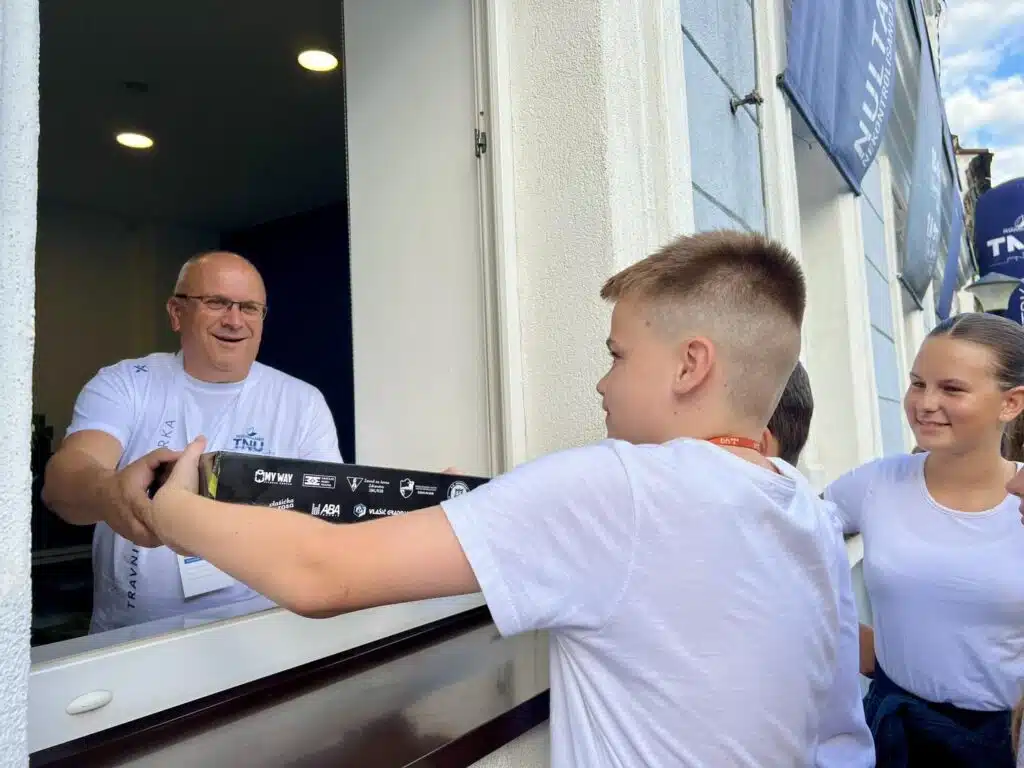 Ponos Travnika – Volonteri, mladi ljudi koji vole i čuvaju svoj grad