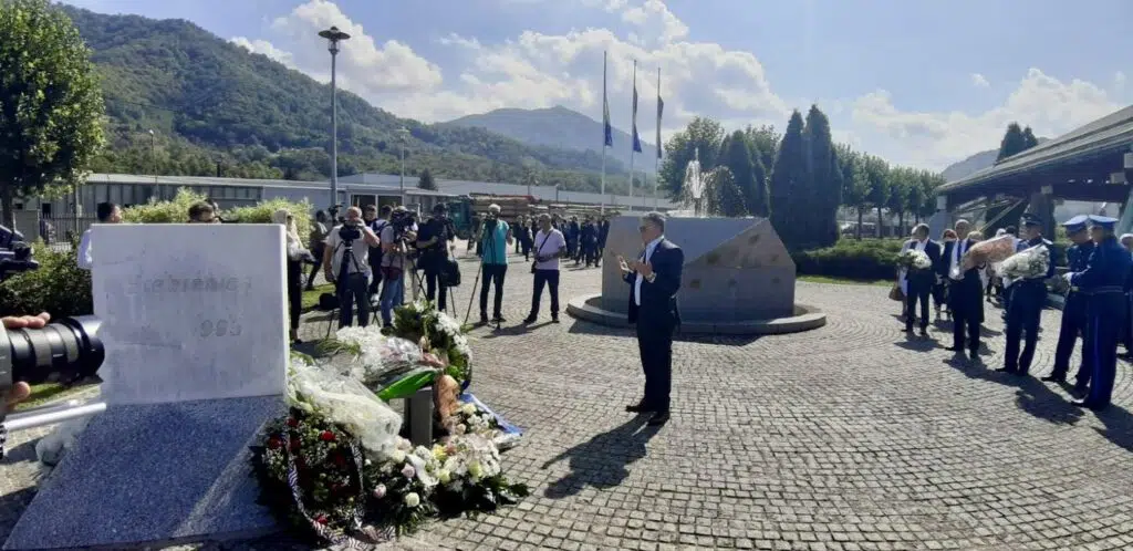 Travnik odao počast žrtvama genocida u Srebrenici