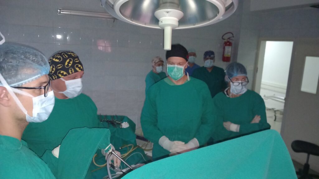 jedna od najznačajnijih profesorica endoskopske hirurgije u europi posjetila bolnicu travnik (foto)