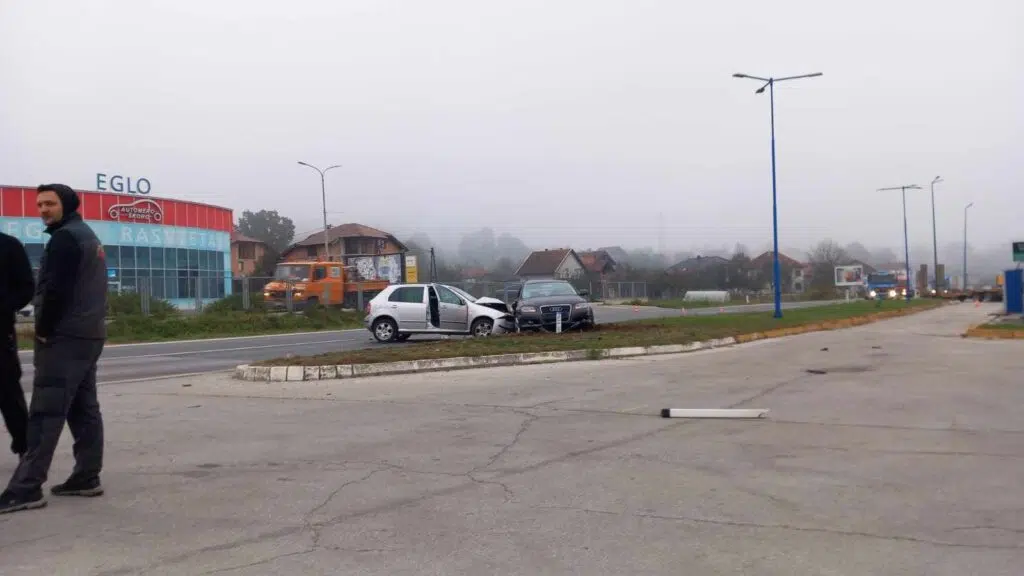 (FOTO) Zbog saobraćajne nezgode u Vitezu trenutno velike gužve
