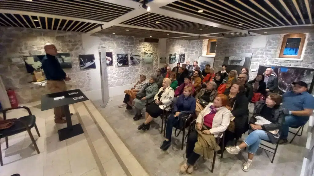 Održana večer sjećanja na Srebrenku Senu Jurinac (FOTO)
