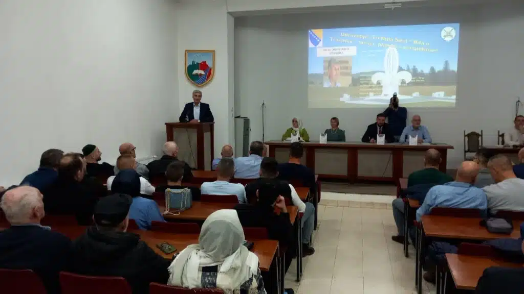 U Travniku promovisana knjiga ”Arije, prvi djed bosanski” Tahani Komarice (FOTO)