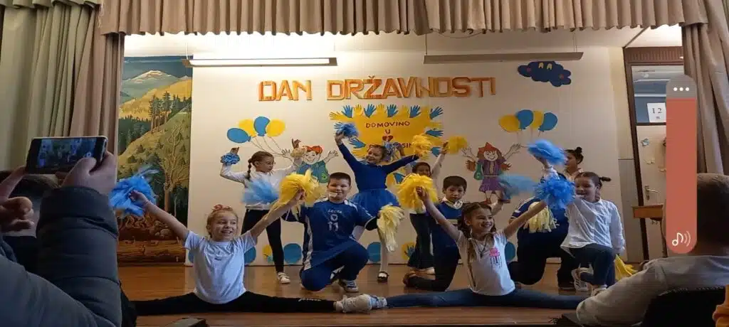 Održana svečana priredba povodom Dana državnosti Bosne i Hercegovine u Osnovnoj školi Kalibunar (FOTO)