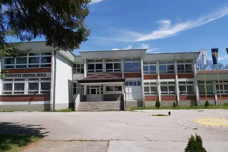 Pronađeni maloljetnici koji su prijetili krvoprolićem u školi u Donjem Vakufu