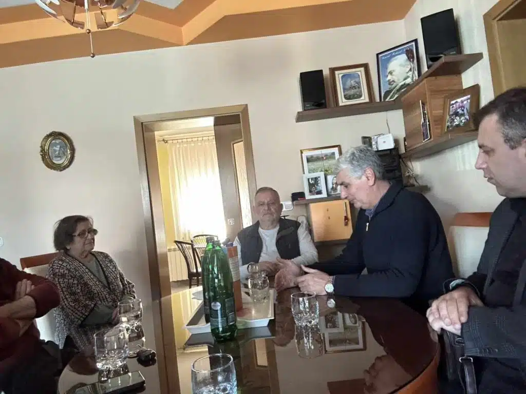 (FOTO) Predstavnici Udruženja “306” u posjeti rodnom mjestu generala Alagića