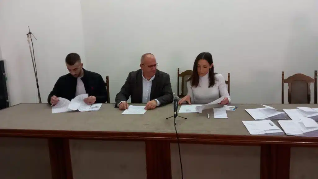 Načelnik Kenan Dautović potpisao ugovore o stipendiranju studenata (FOTO)