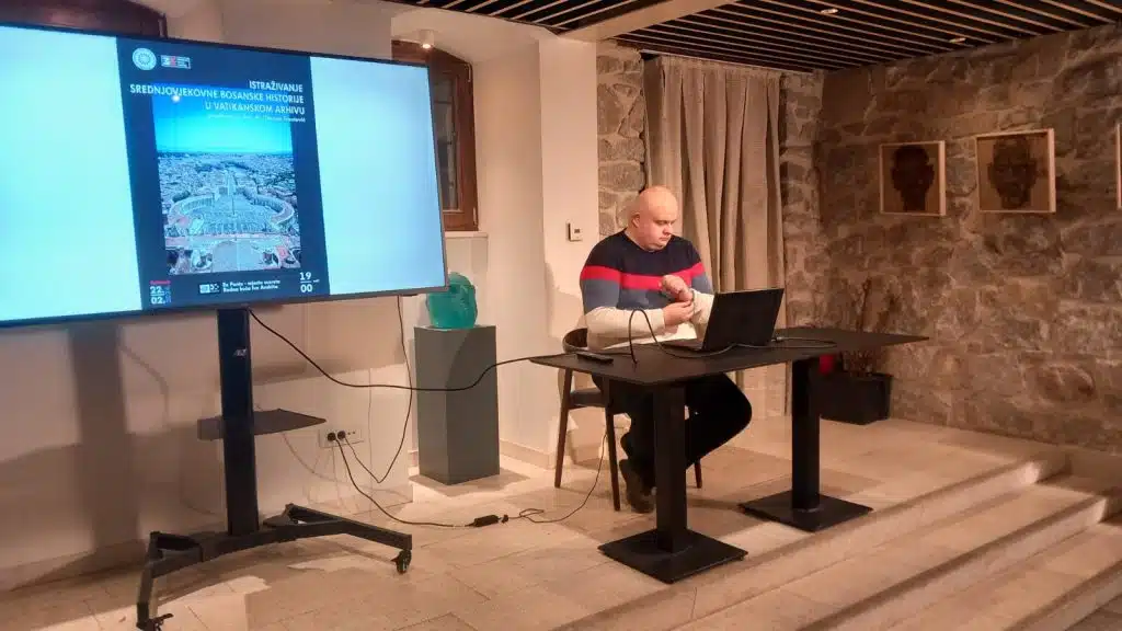 Sinoć održano predavanje Doc.dr. Dženana Dautovića (FOTO)
