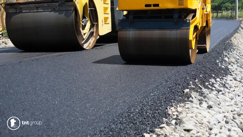 U toku je asfaltiranje ulice Aleja Konzula u Travniku (FOTO+VIDEO)